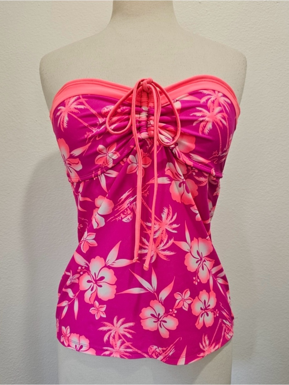 Pink Tankini Set - Picture 2 of 9
